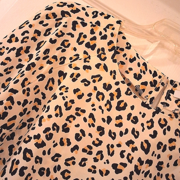 NINE West, Large, Women's Animal Print Long Sleeve Blouse, Black, Cream,Gold - Picture 3 of 8